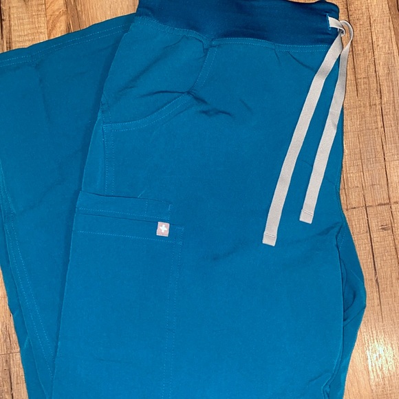 Figs scrub bottoms *worn 2 times* - Picture 1 of 2